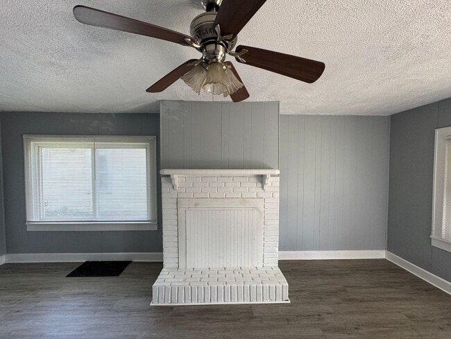 Photo - Near Southeast 3 Bed 1 Bath