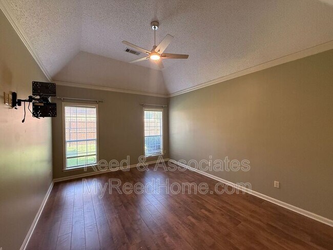 Photo - 3066 Shadow Green Ln