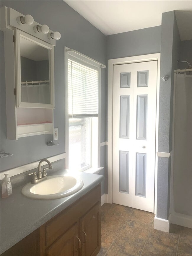 Photo - 219 W Main St