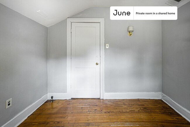 Room in Shared 6 bed/3 bath home in Brookland