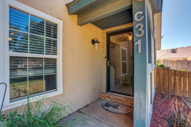 Building Photo - 8633 Knoxville Dr