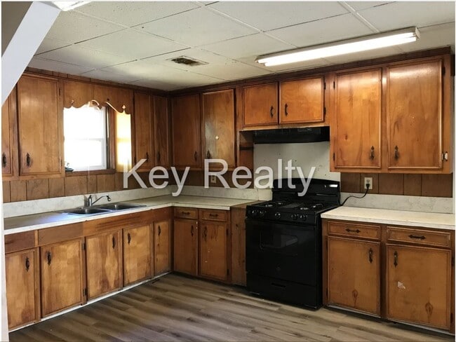 Photo - 123 Hickory St