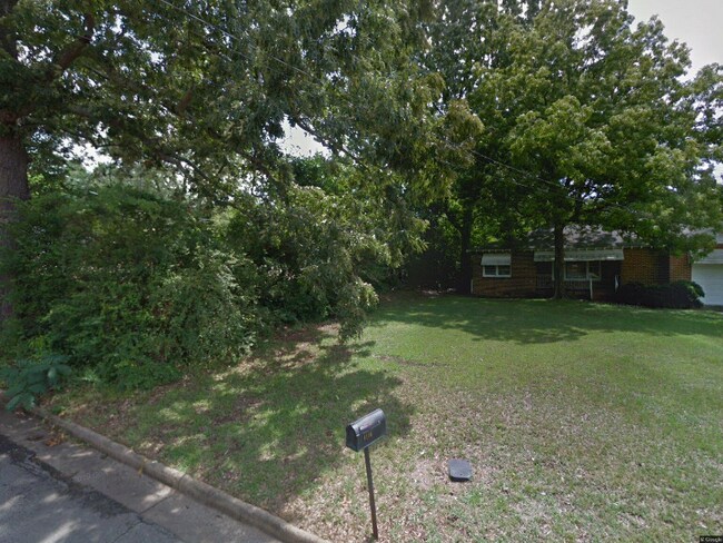 Photo - 1115 Luttrell St House