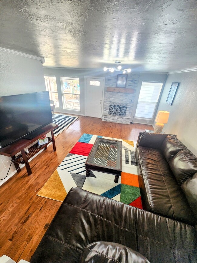 Photo - 4716 Hemlock Cir