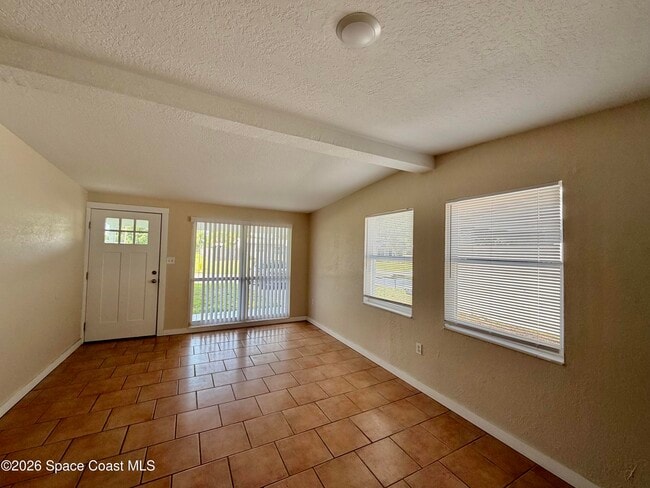 Photo - 2587 Pepper Ave