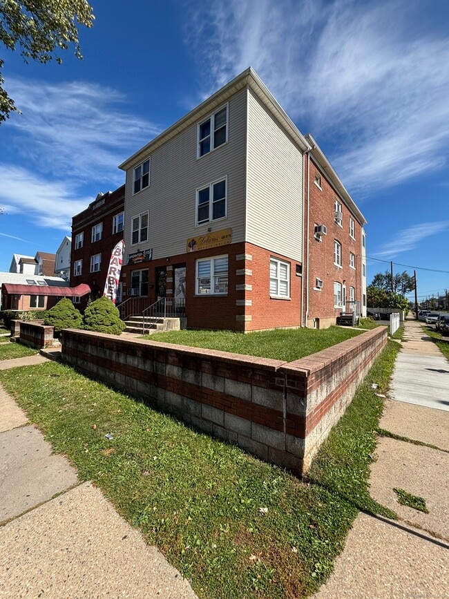 Photo - 552 Franklin Ave Unit Floor 2