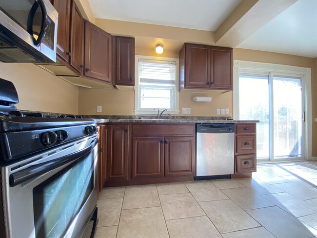 Photo - 2512 18th Ave NW