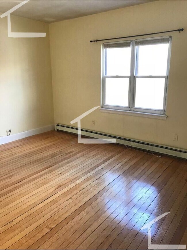 Photo - Spacious two bedroom in Brighton for Septe...