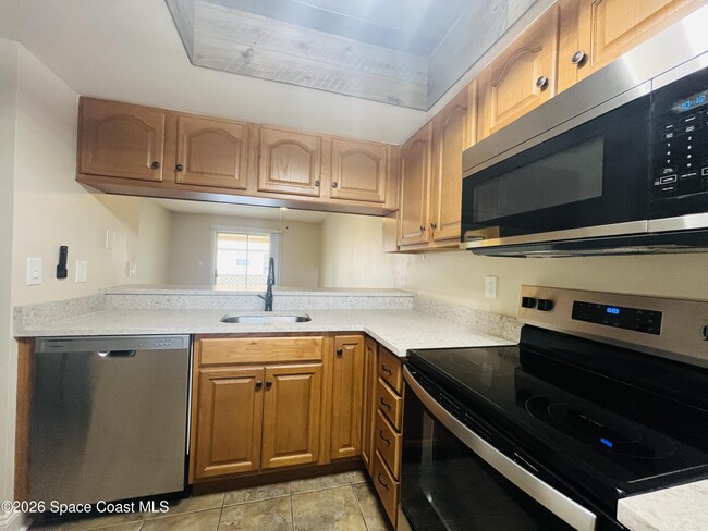 Photo - 2963 Sir Hamilton Cir Unit 8