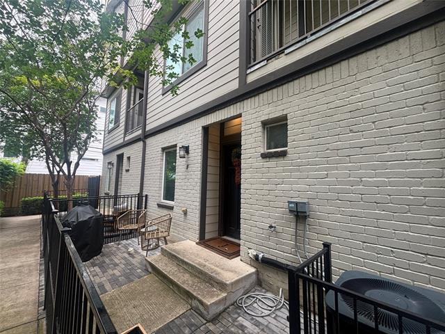Building Photo - 5924 Hudson St