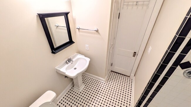 Photo - 3311 Lexington Rd