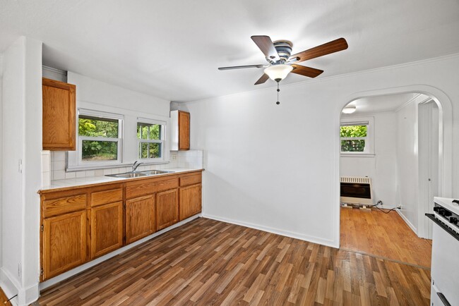 Photo - Great 2 bedroom 1 Bathroom ADU in the hear...