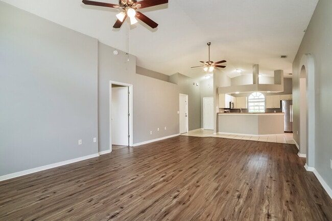 Photo - 543 Emerald Cove Loop