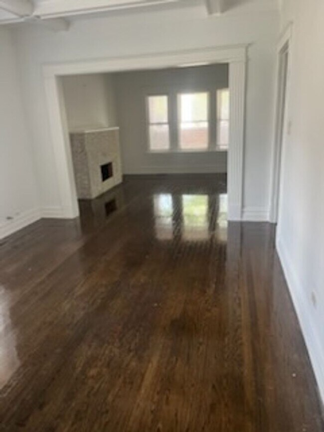Building Photo - 2614 E 78th St Unit 2614-1