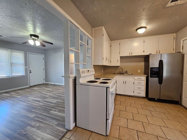Photo - (3) Bed/(1) Bath in Core Norman Avail NOW! Pet Negotiable!