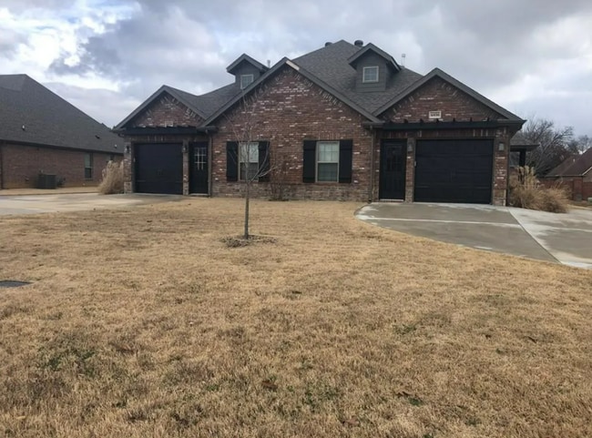 Building Photo - 4856 Castlewood Ln Unit 4856 Rental