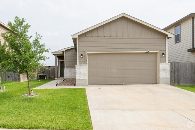 Building Photo - 3707 Felicity Dr Rental