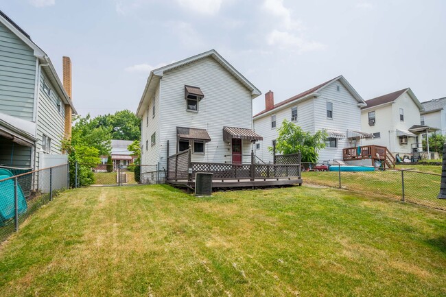 Photo - AVAILABLE MAY 1ST! GORGEOUS 3 BEDROOM IN CARNEGIE!!