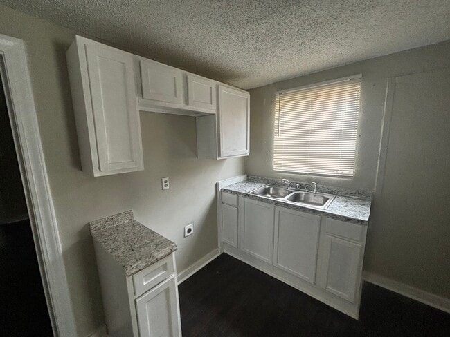 Photo - 1439 Menager Rd