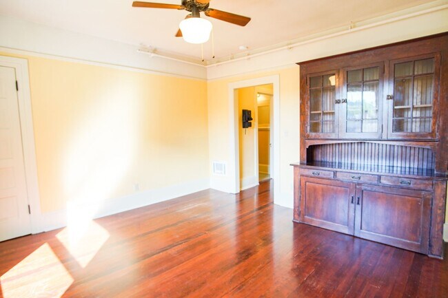 Building Photo - Turn of the Century Nob Hill Studio w/Hard... Unit 404