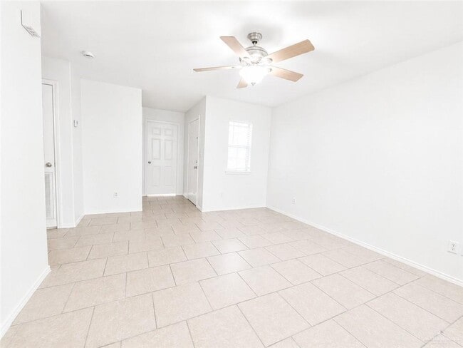 Photo - 12 Oasis Dr Unit 4