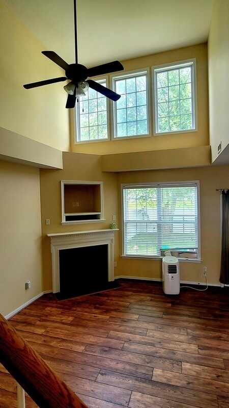 Photo - 864 Parkland Pl