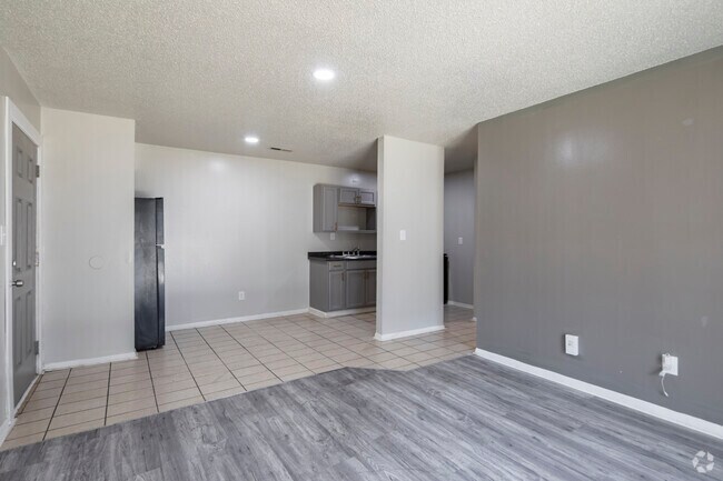 1BR, 1BA - 600SF - Living Room - Redstone Garden Apartments