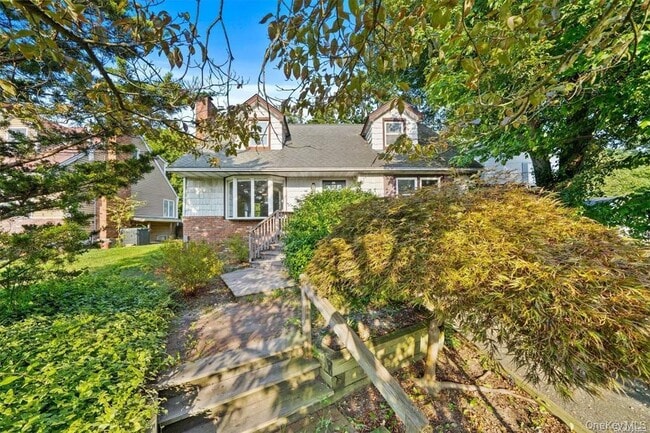 Photo - 228 Oakwood Rd