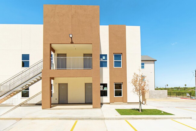 Building Photo - 315 Dorel Dr Unit 101 Rental