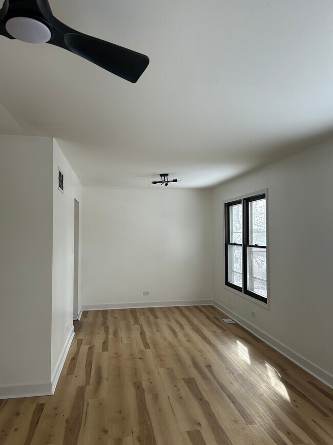 Photo - 101 Oakwood Dr