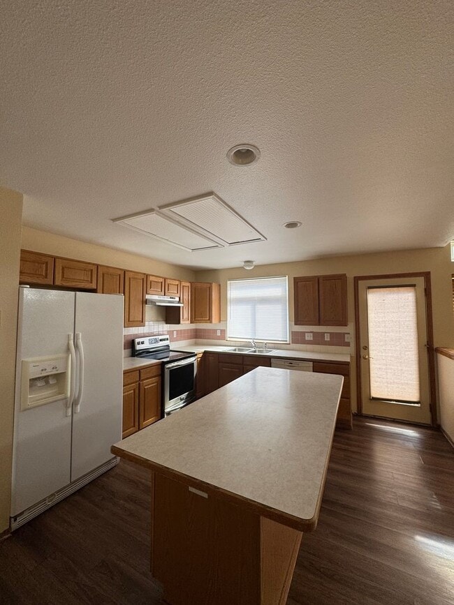 Photo - Charming 5 Bed 3 Bath House