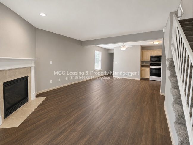 Photo - 908-914 Garden Way