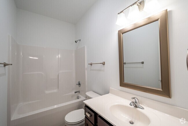 Building Photo - 4 bed 3 bath East side Iowa city! Rental