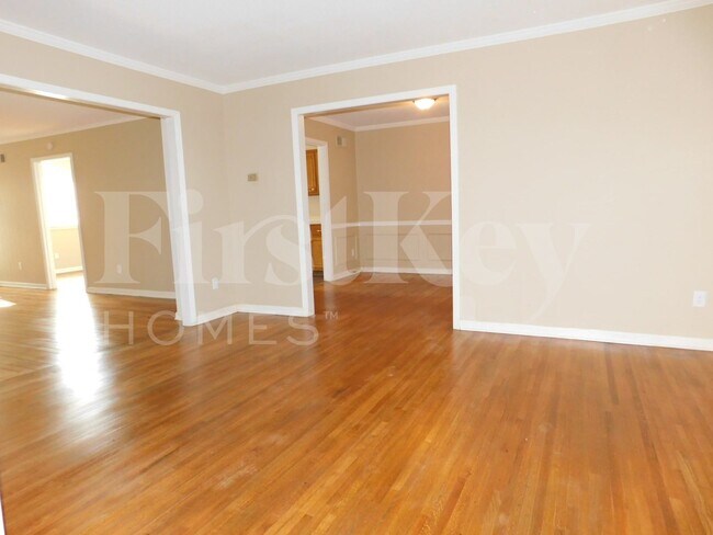 Photo - 6135 Haddington Dr