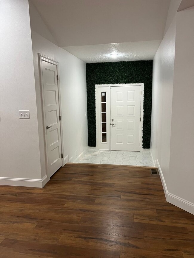 Photo - Galloway District RENTAL!  3-Bed, 2-Bath, 2-Car Garage