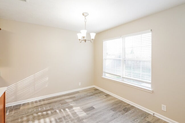 Photo - 849 Lavergne Ln