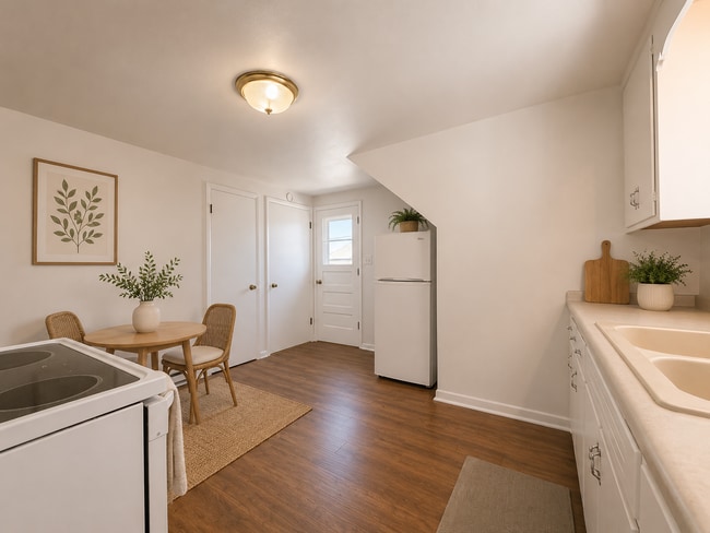 Photo - 1509 S 52nd St Unit Upper