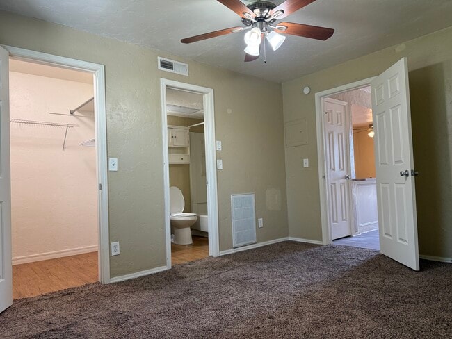 Bedroom pic 1