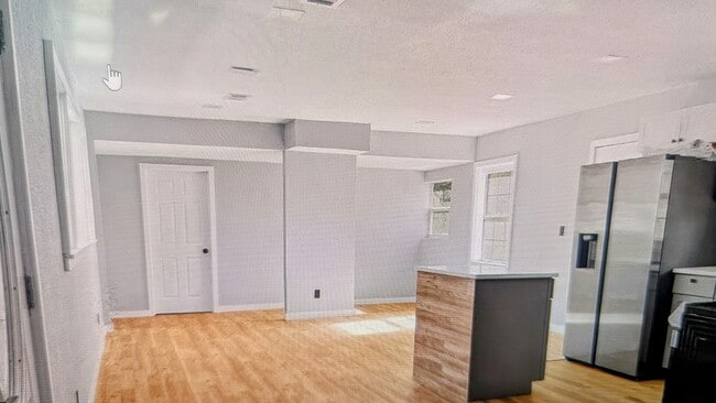 Photo - 3190 Torres Ave