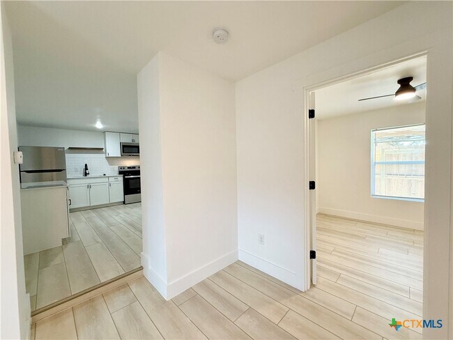 Photo - 2204 W San Antonio St Unit 3