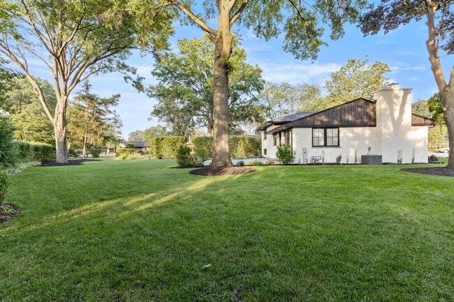 Photo - 820 N Merrill St