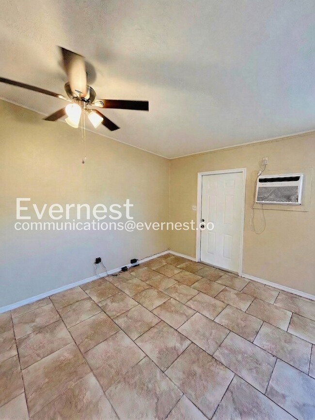 Photo - 2925 N 46th St Unit B