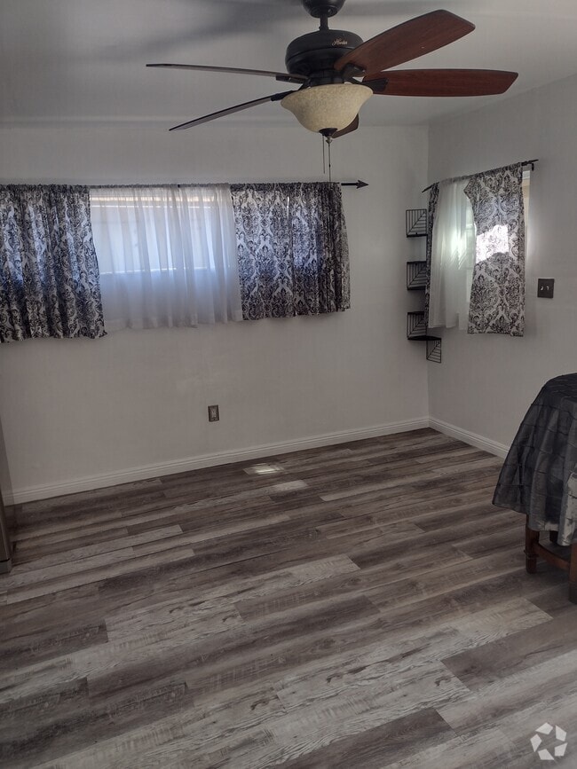 Building Photo - 15523 Doty Ave Rental