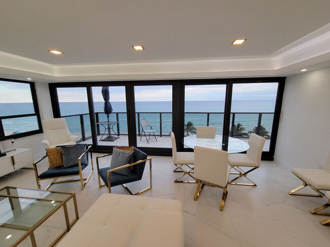 Building Photo - 5225 Collins Ave Rental