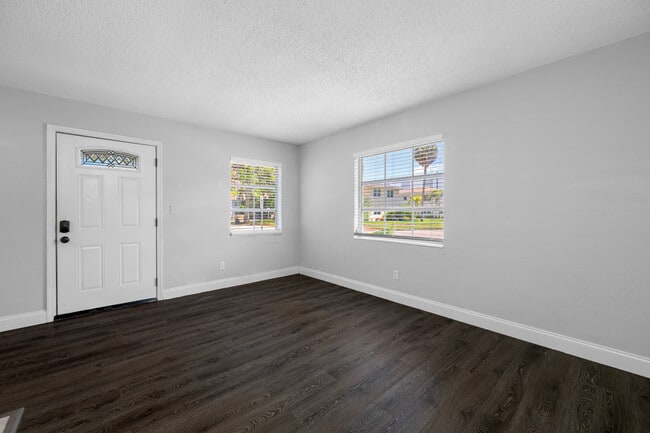 Photo - Southern Oaks