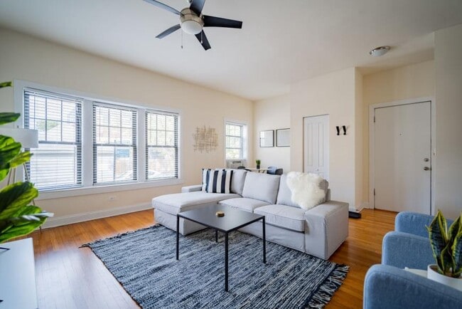 Photo - 3 bedroom in Chicago IL 60618 Unit 1