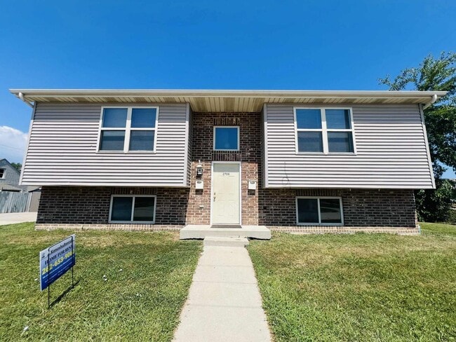 Building Photo - HH-2708-48-S Unit HH - 2708 Upper Rental