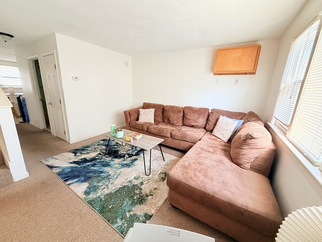 Photo - 107 Bolton St
