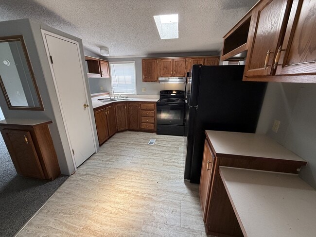 Photo - 2500 Mann Rd