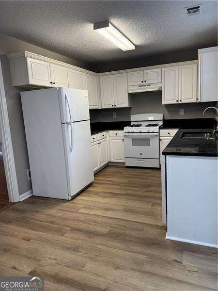 Photo - 325 Bramford Way NW